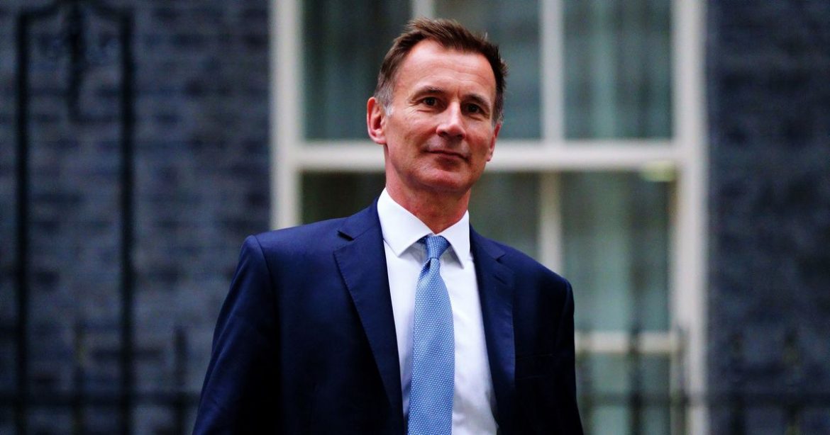 Jeremy Hunt Ends ‘Trussonomics’ By Saying Taxes Will Go Up Jeremy Hunt Ends 'Trussonomics' By Saying Taxes Will Go Up