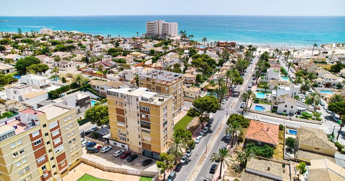 Spain Holiday Warning For 2023 As UK Tourists To Face Spain Holiday Warning For 2023 As UK Tourists To Face Price Hikes